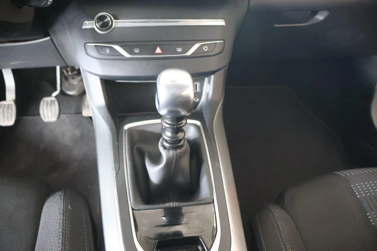Peugeot 308 - View model 25