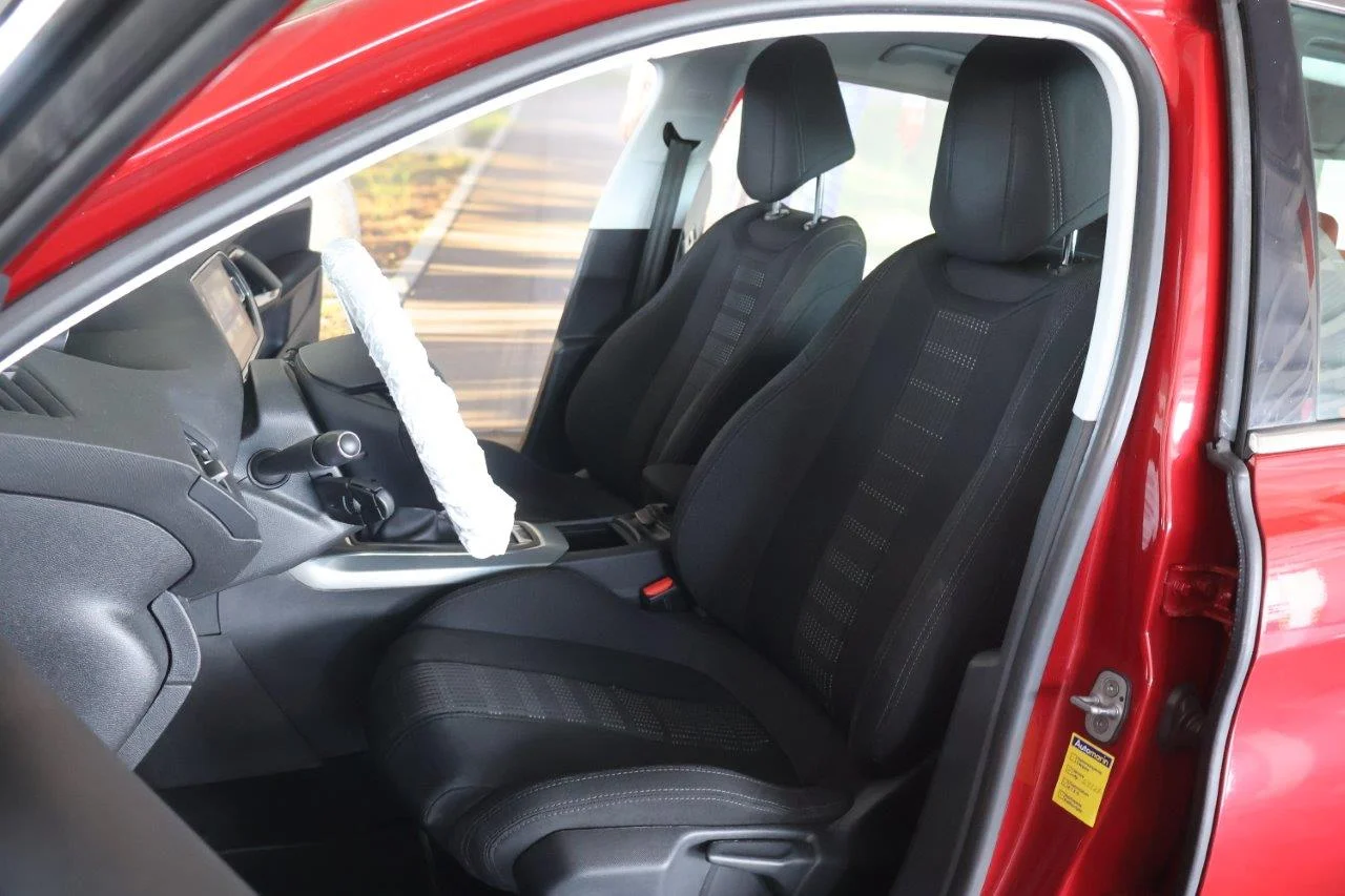 Peugeot 308 - View model 28
