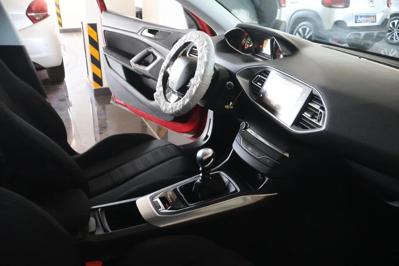 Peugeot 308 - View model 34