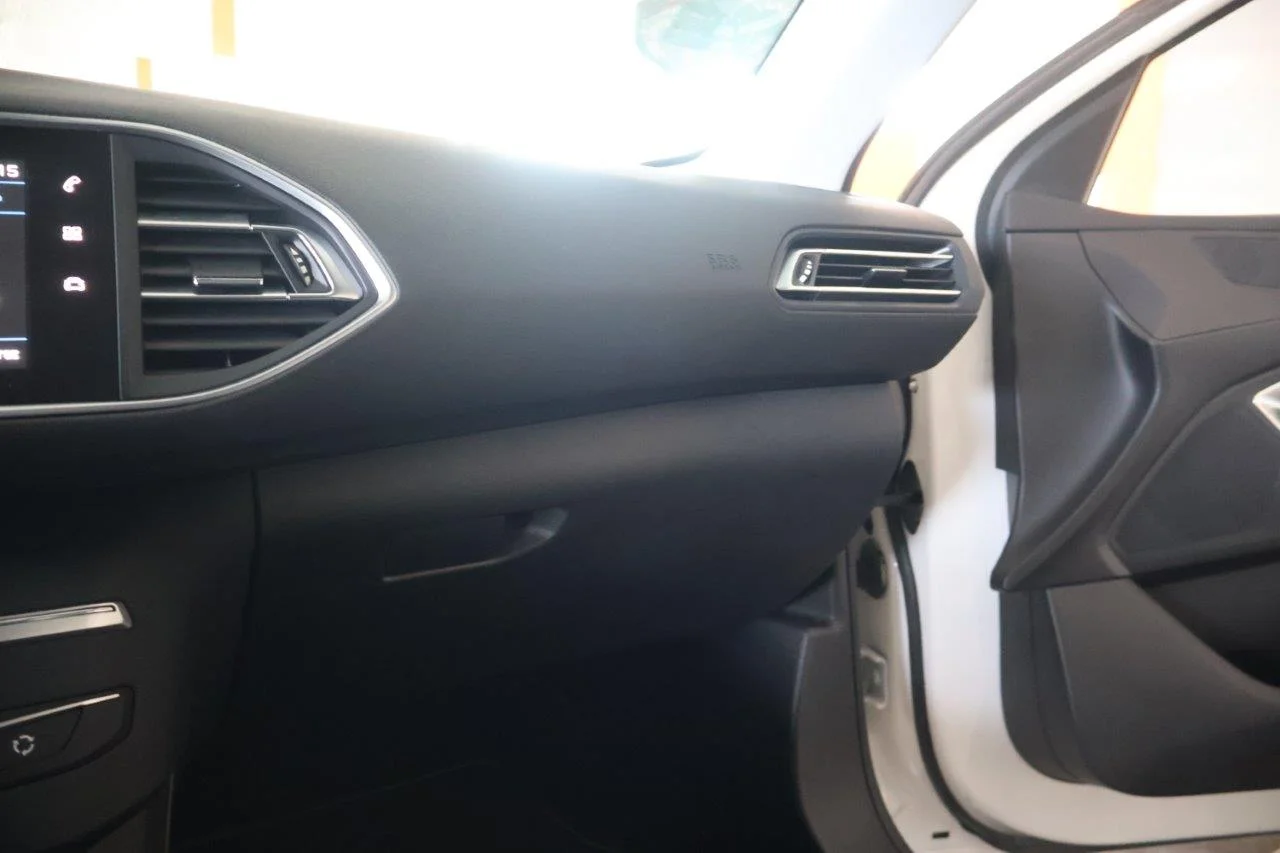 Peugeot 308 - View model 21