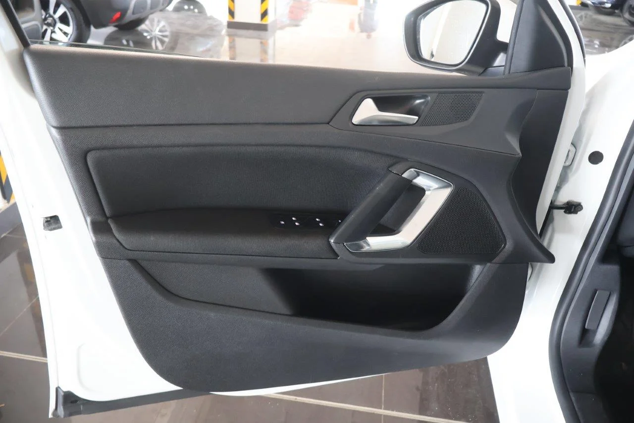 Peugeot 308 - View model 23