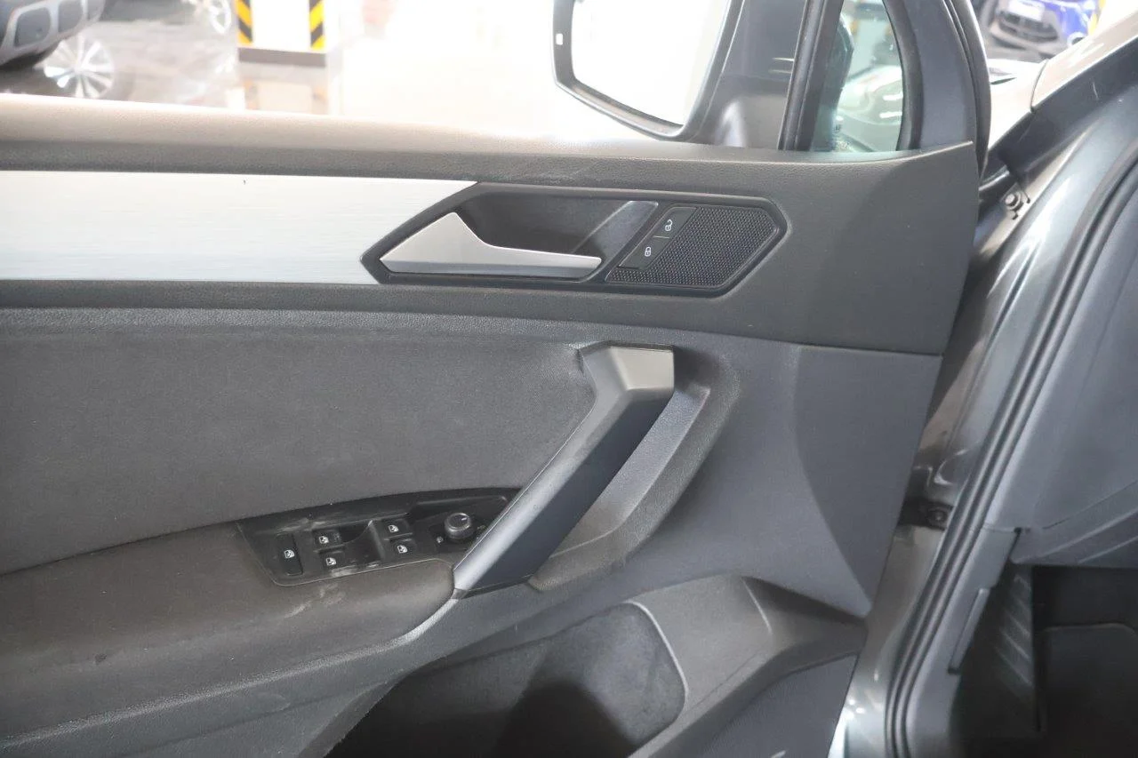Volkswagen Tiguan - View model 23