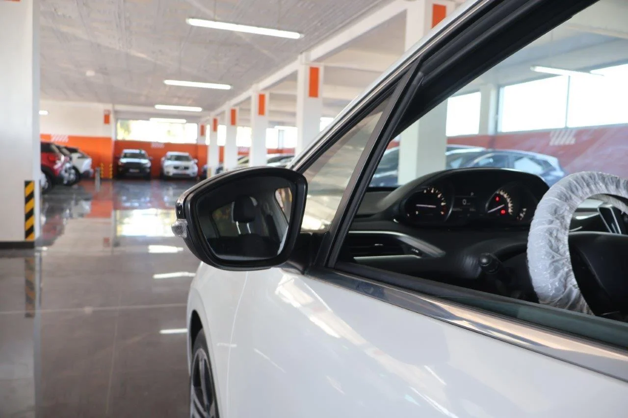 Peugeot 208 - View model 14