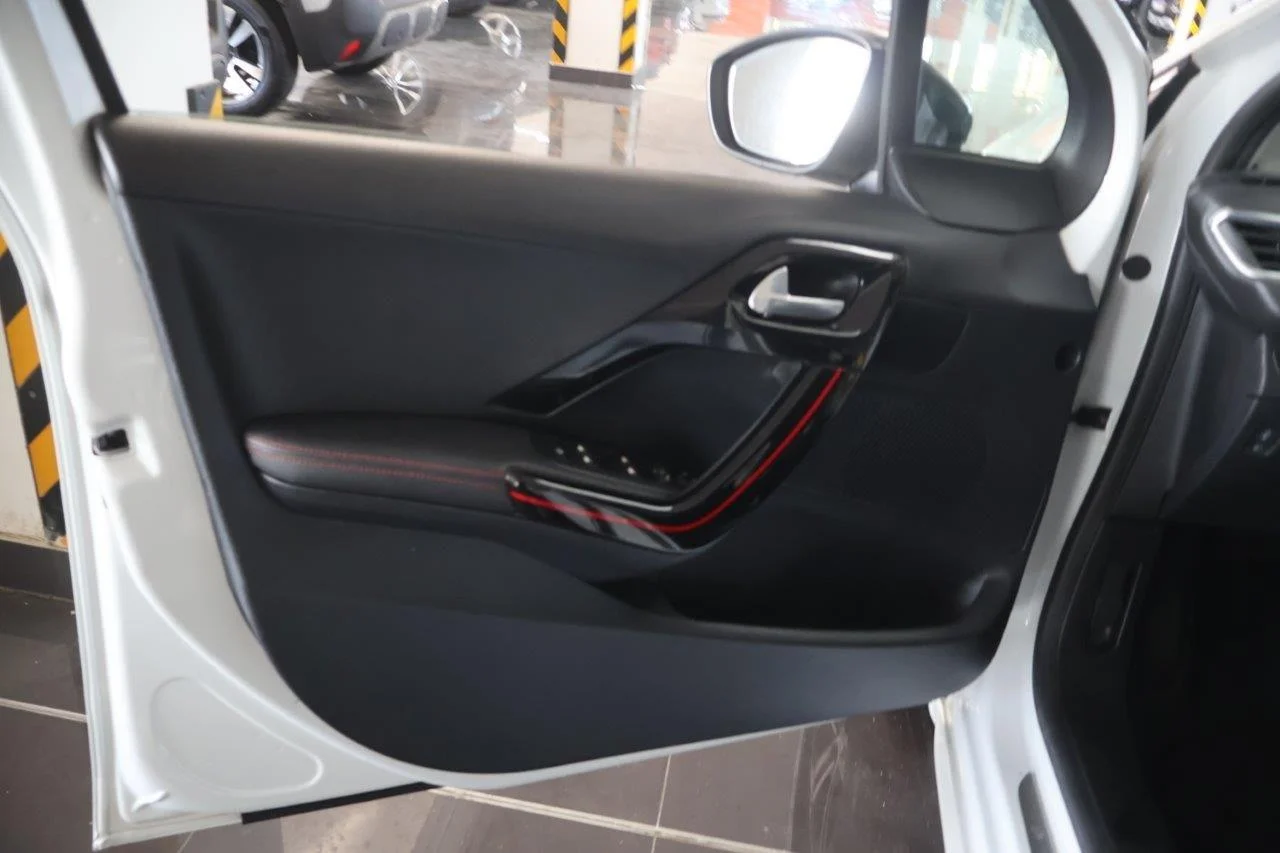 Peugeot 208 - View model 26