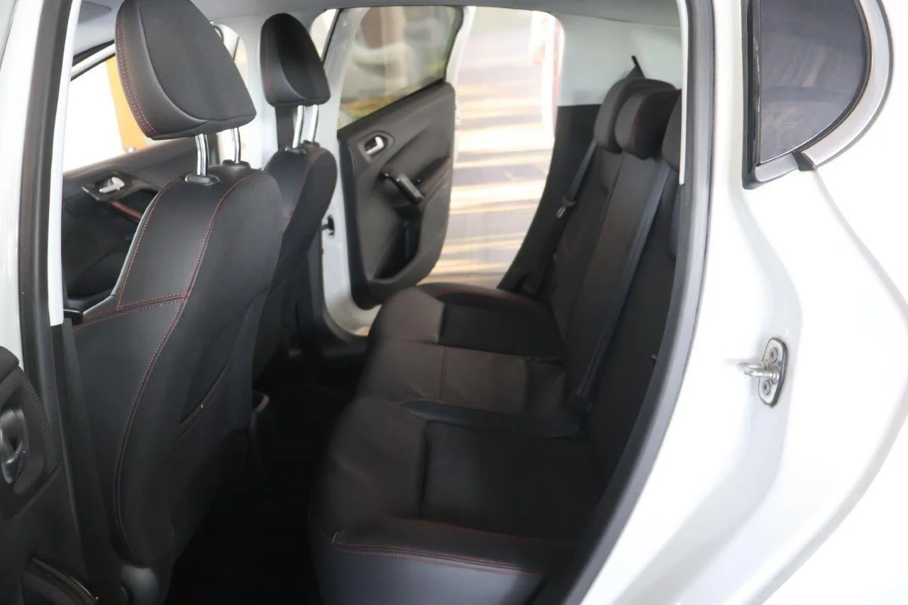Peugeot 208 - View model 30