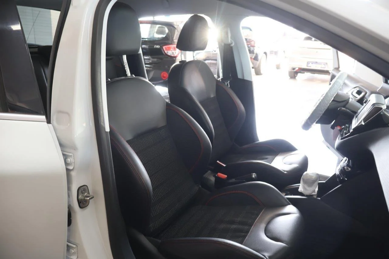 Peugeot 208 - View model 34