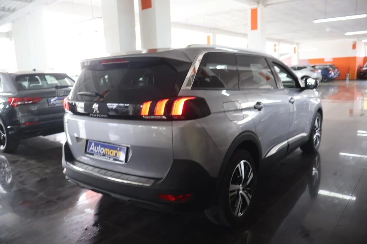 View 5 - Peugeot 5008 - 2018