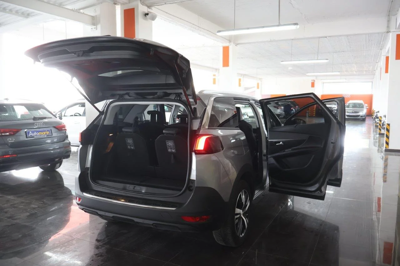 Peugeot 5008 - View model 7