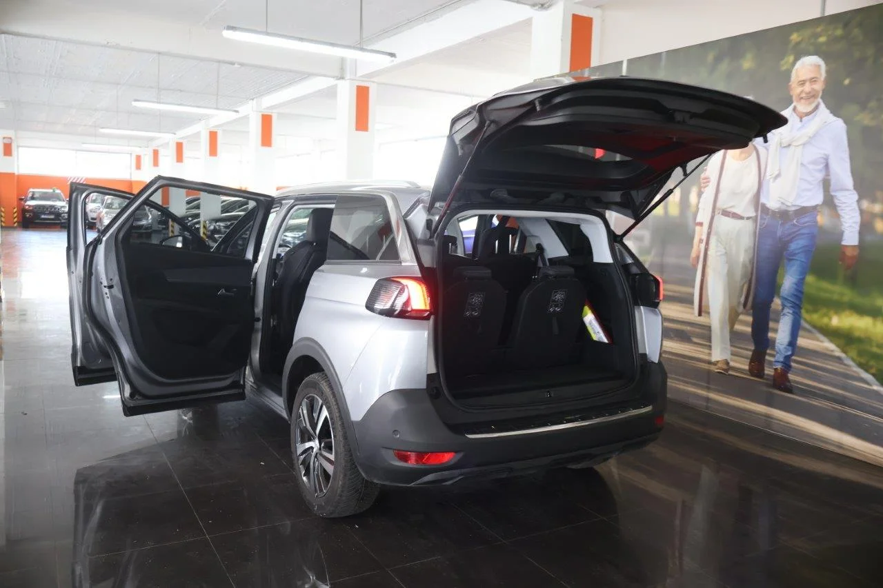 Peugeot 5008 - View model 9