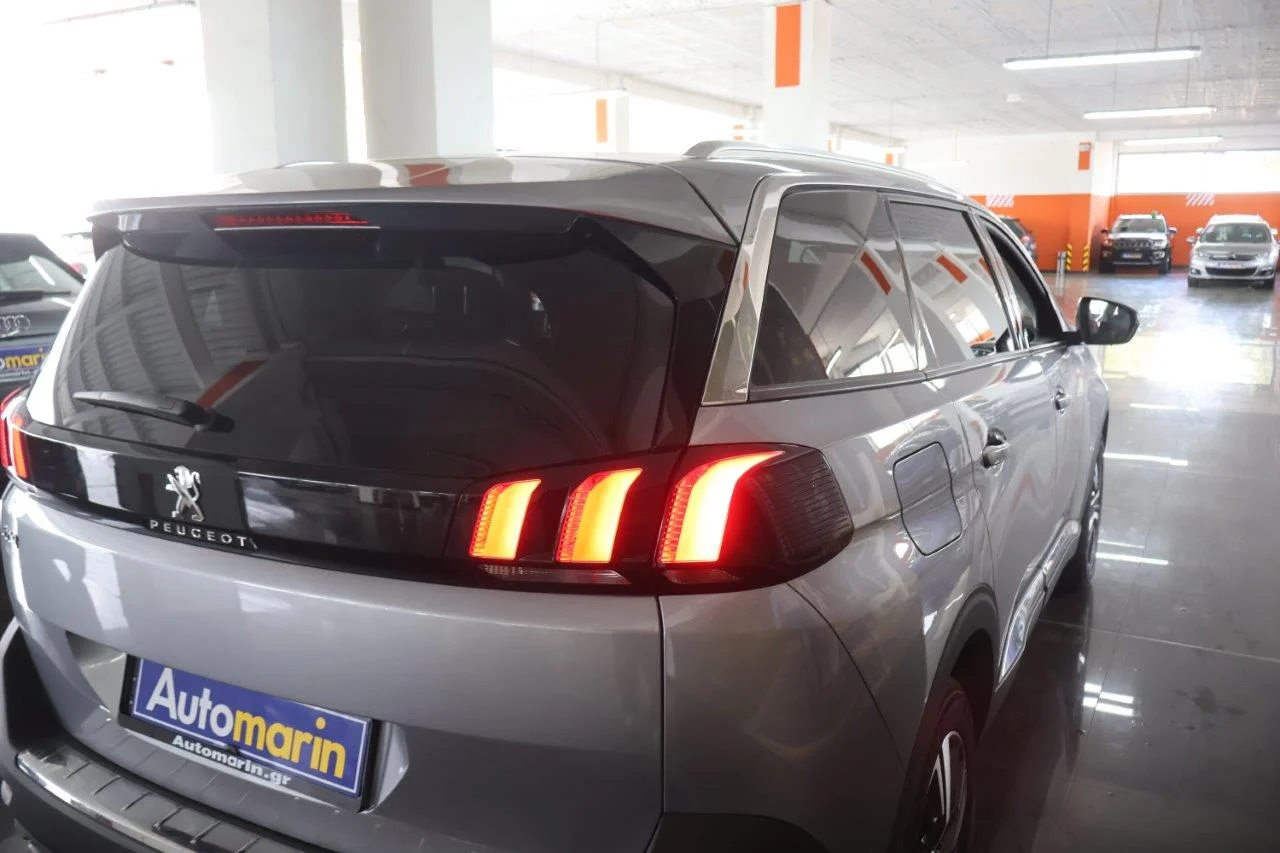 Peugeot 5008 - View model 10