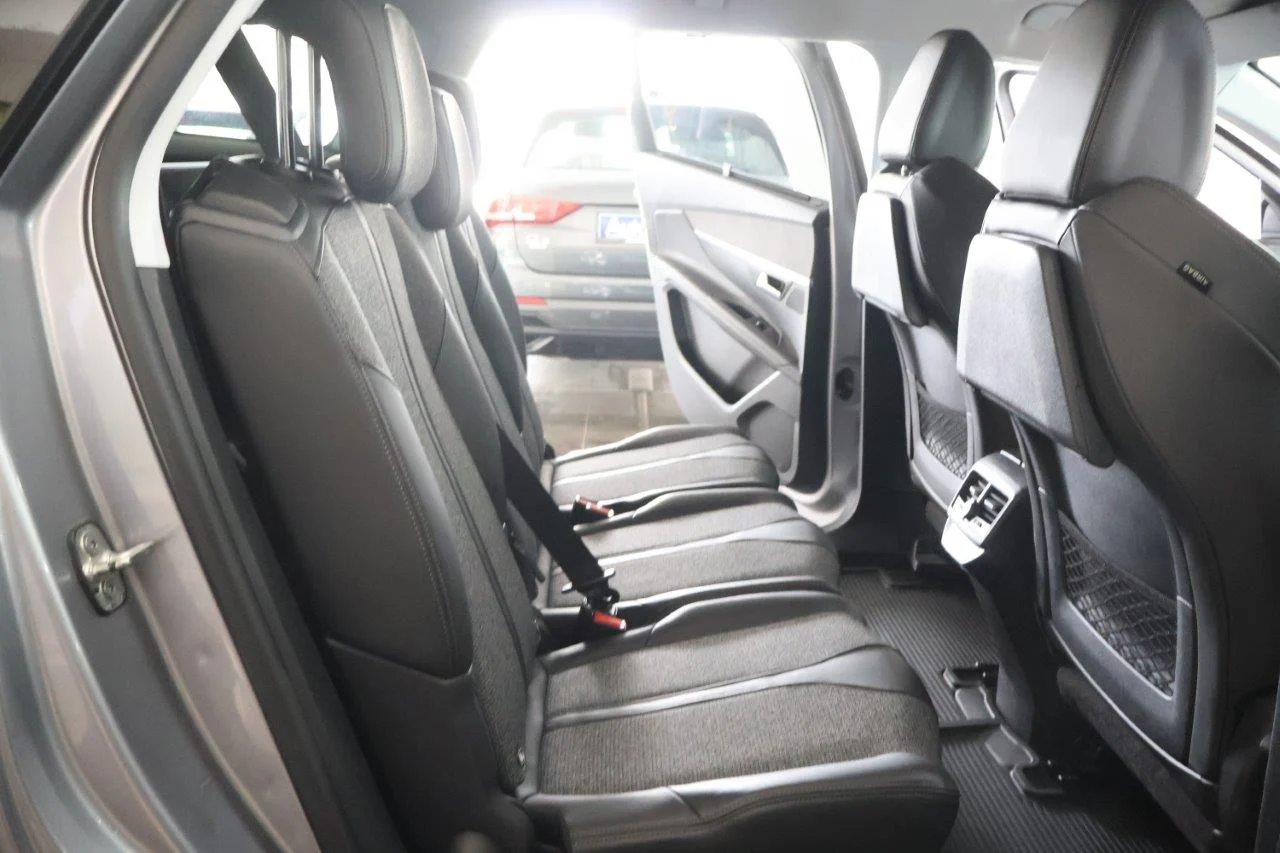 Peugeot 5008 - View model 33