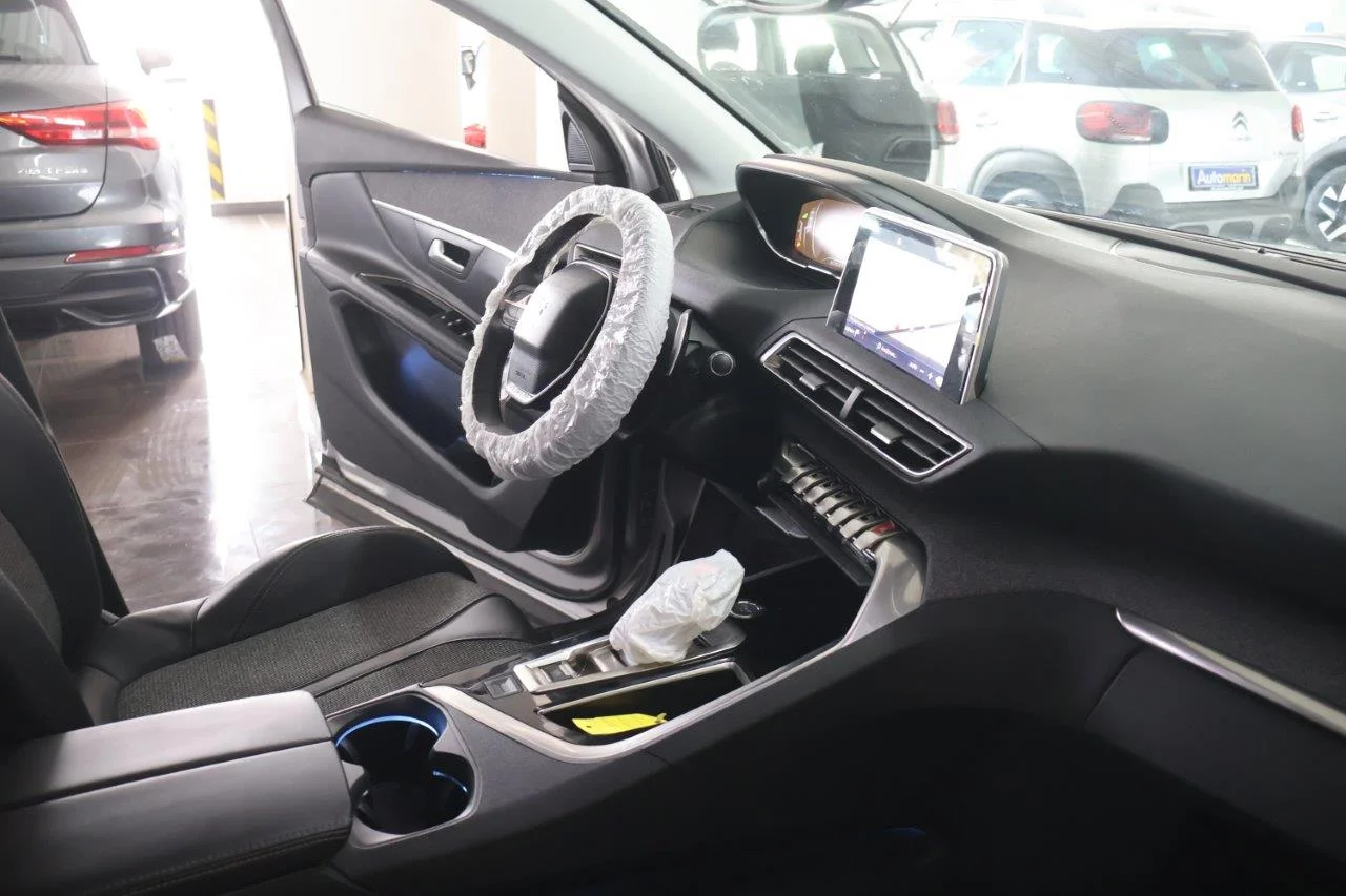 Peugeot 5008 - View model 35
