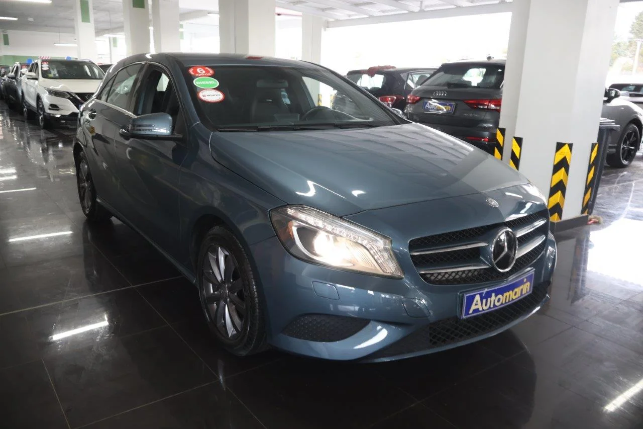 View 4 - Mercedes-Benz A 180 - 2015