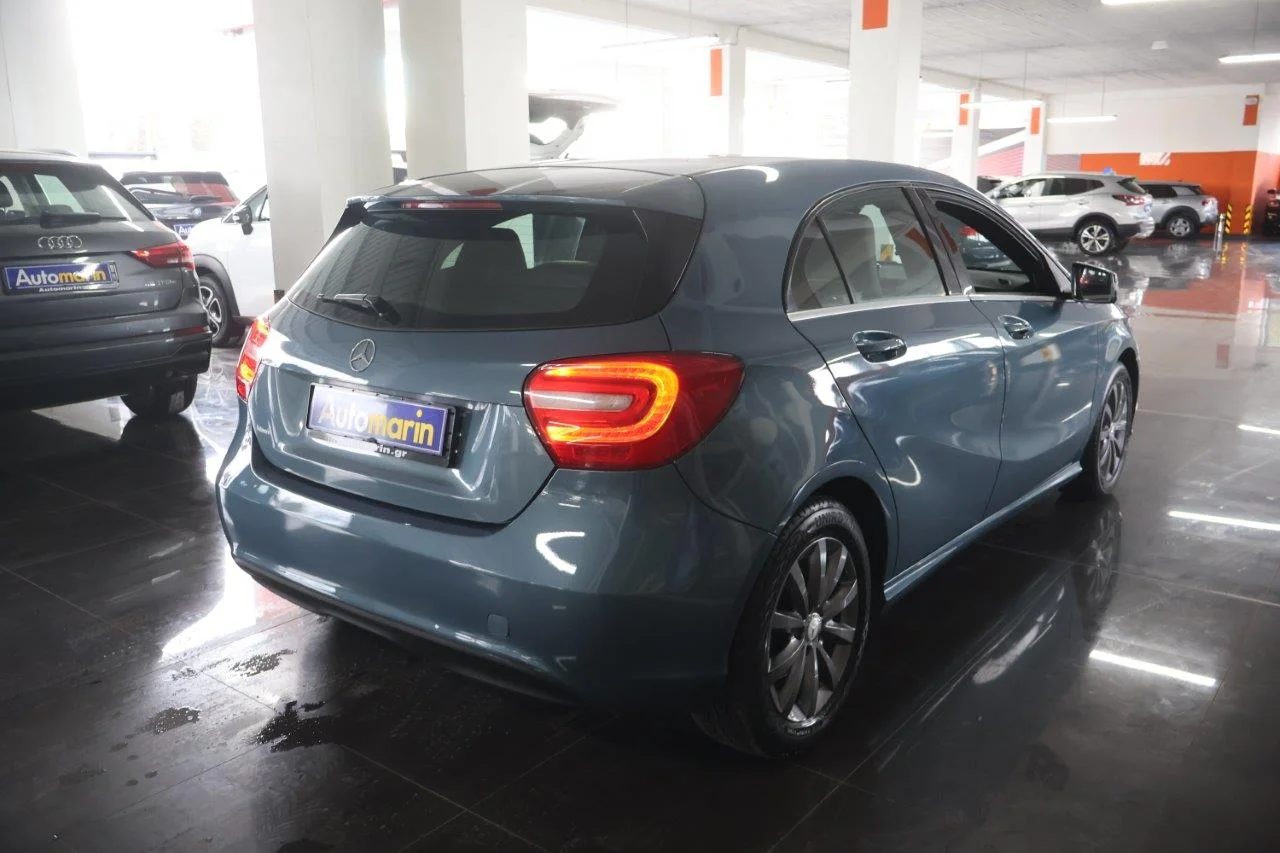 View 5 - Mercedes-Benz A 180 - 2015