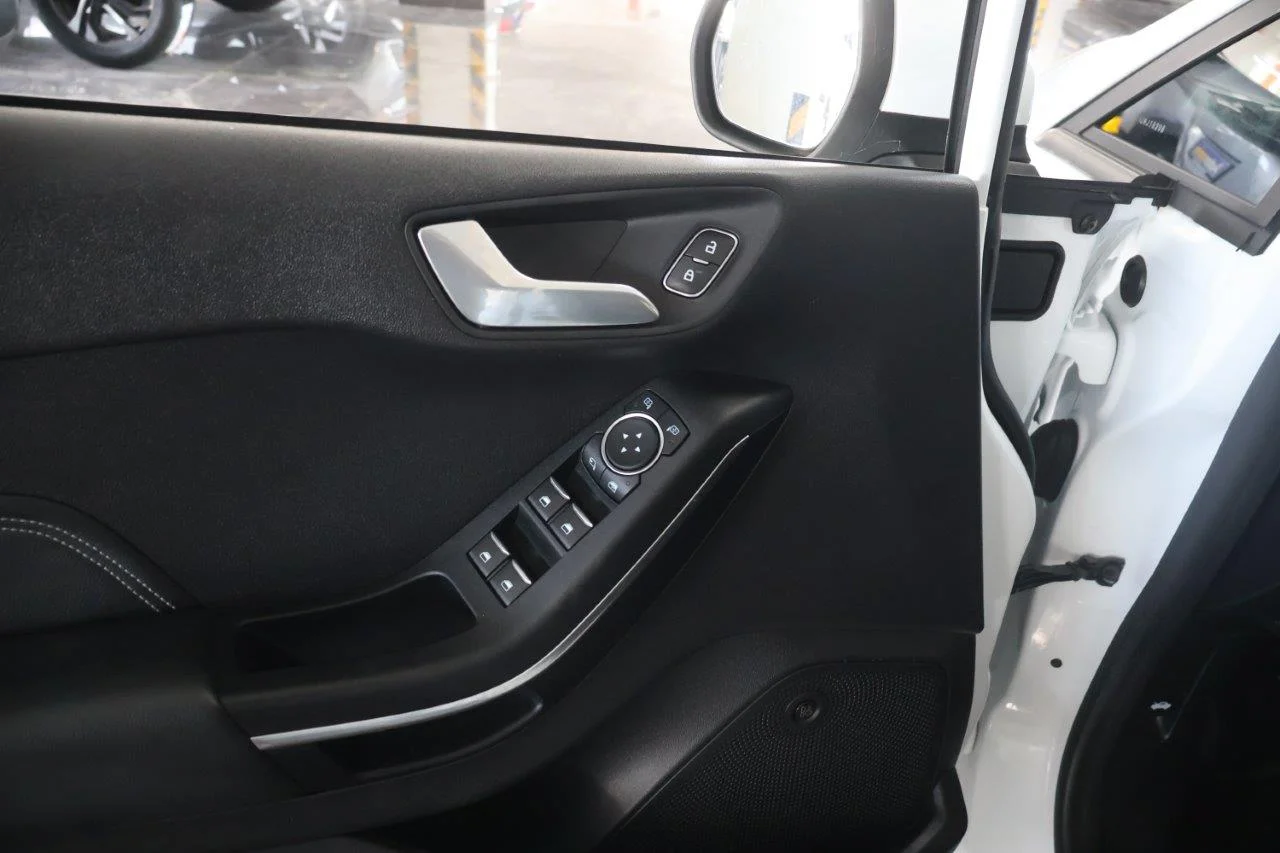 Ford Fiesta - View model 25