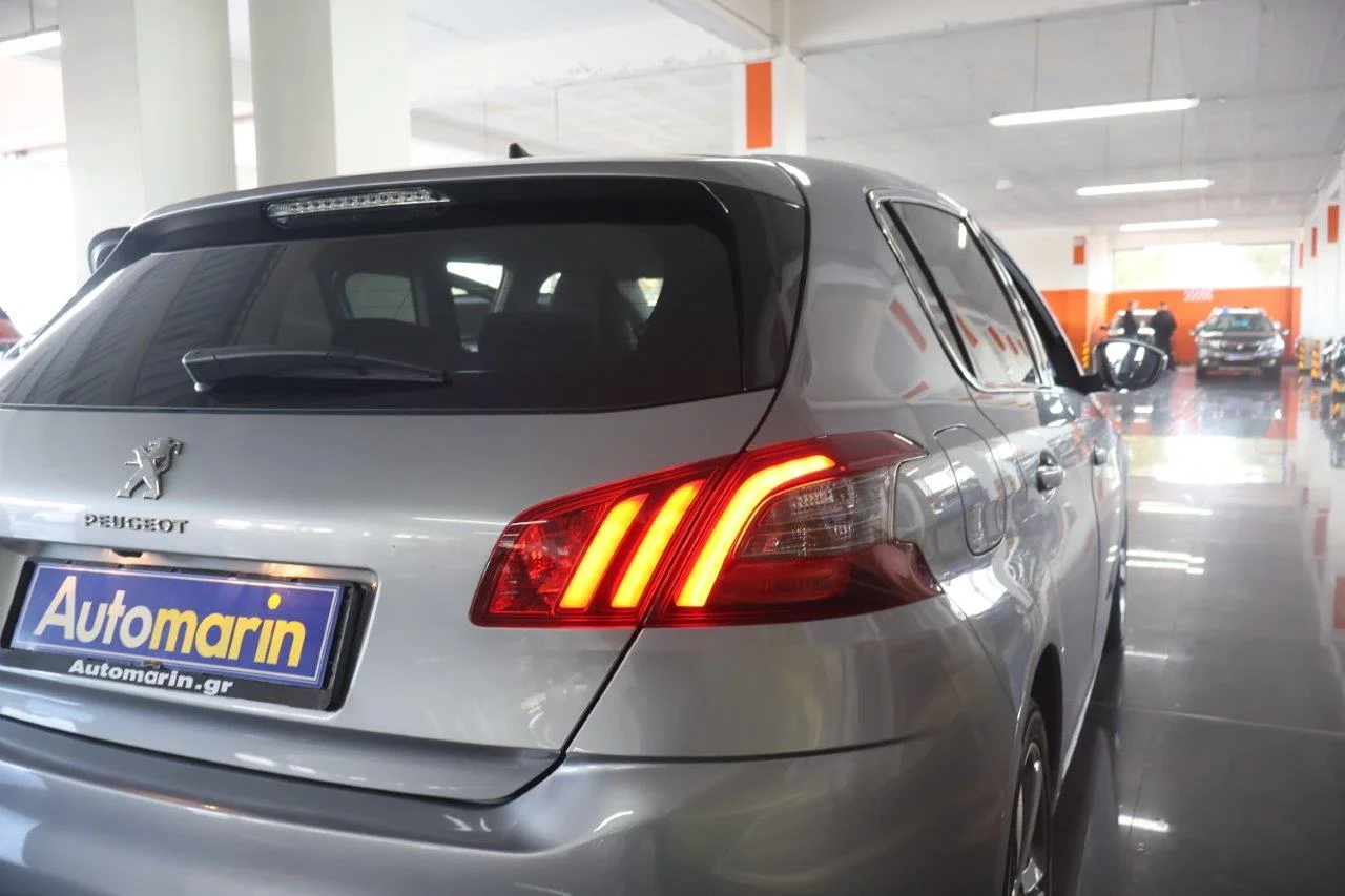 Peugeot 308 - View model 10