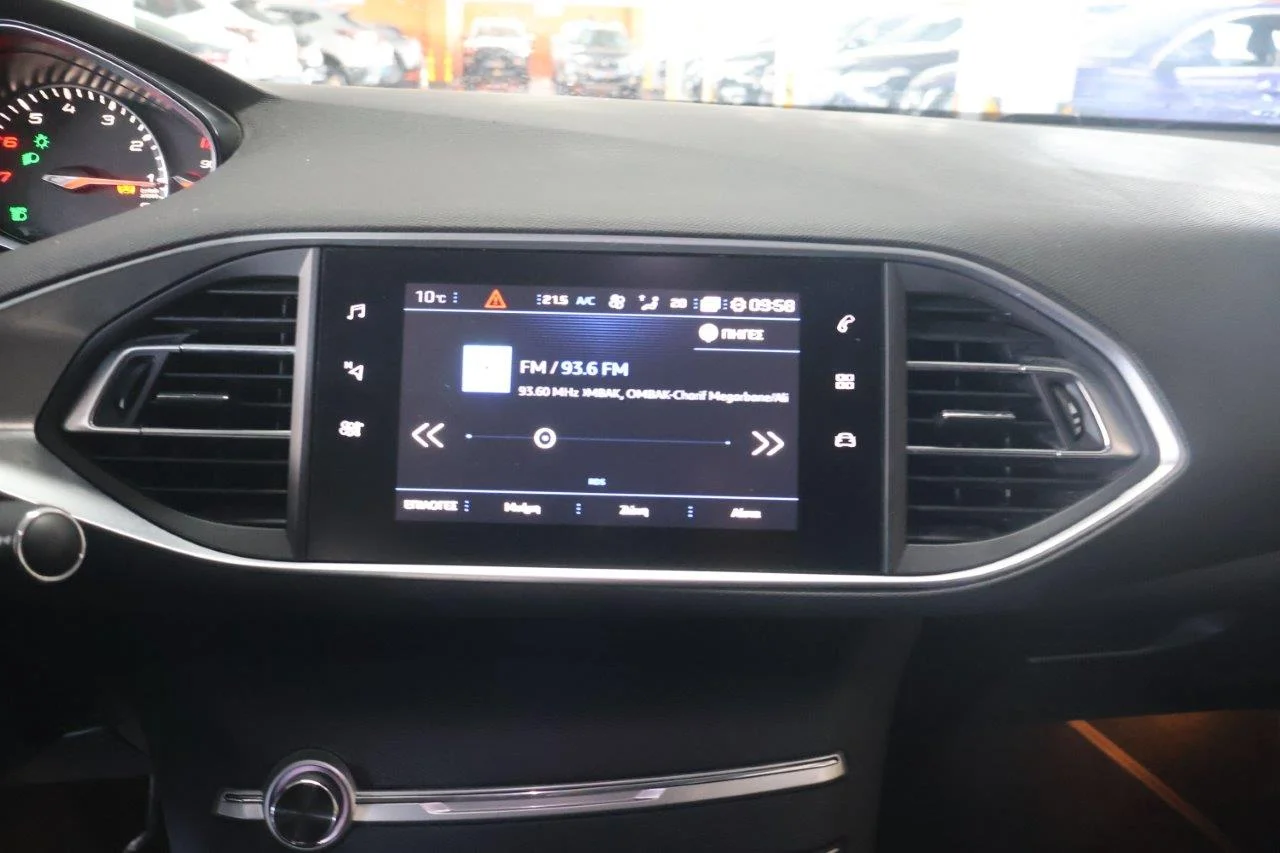 Peugeot 308 - View model 20