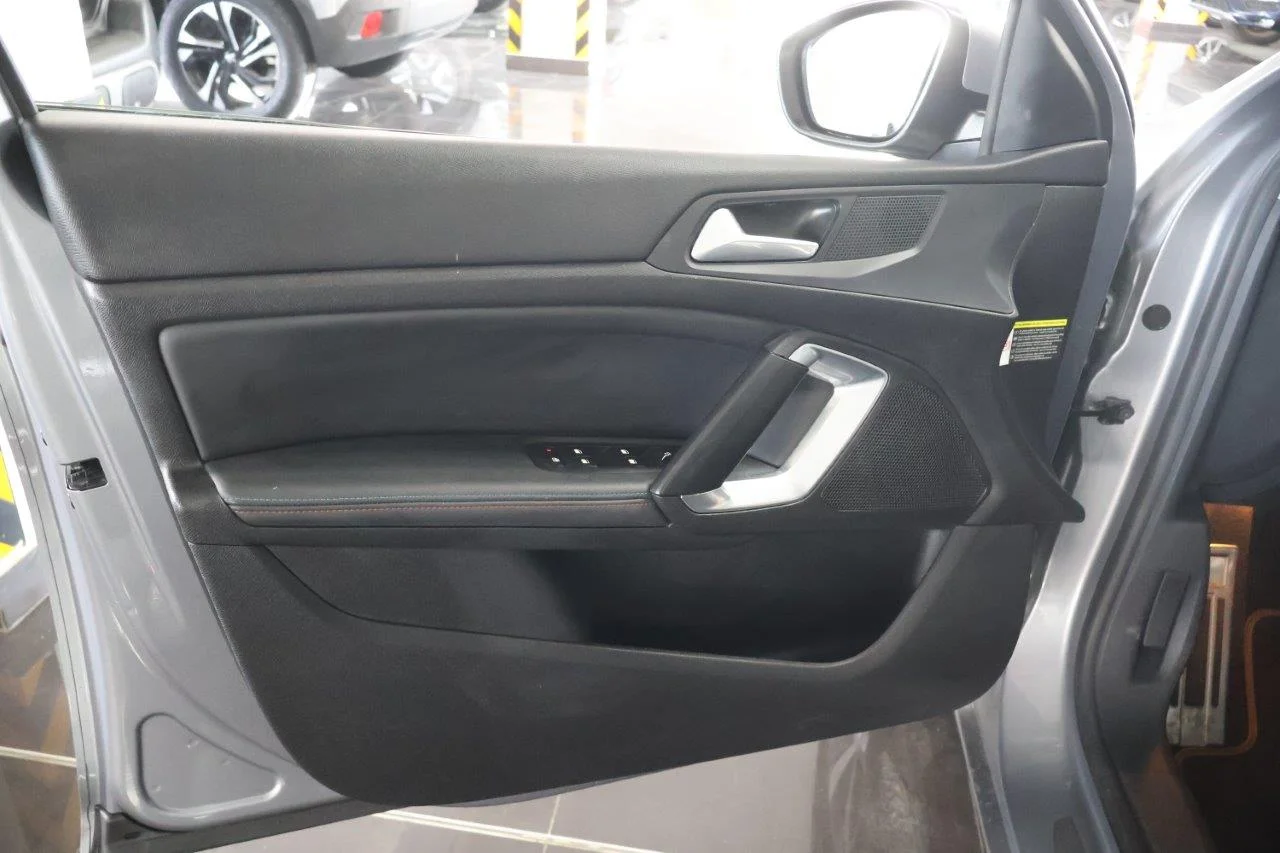 Peugeot 308 - View model 25