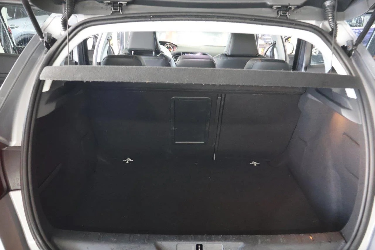 Peugeot 308 - View model 35