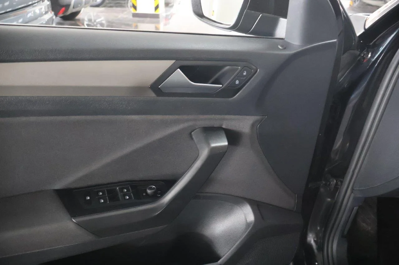 Volkswagen T-Roc - View model 19