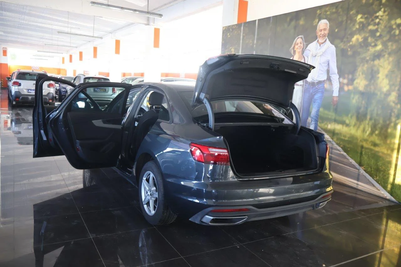 Audi A4 - View model 9