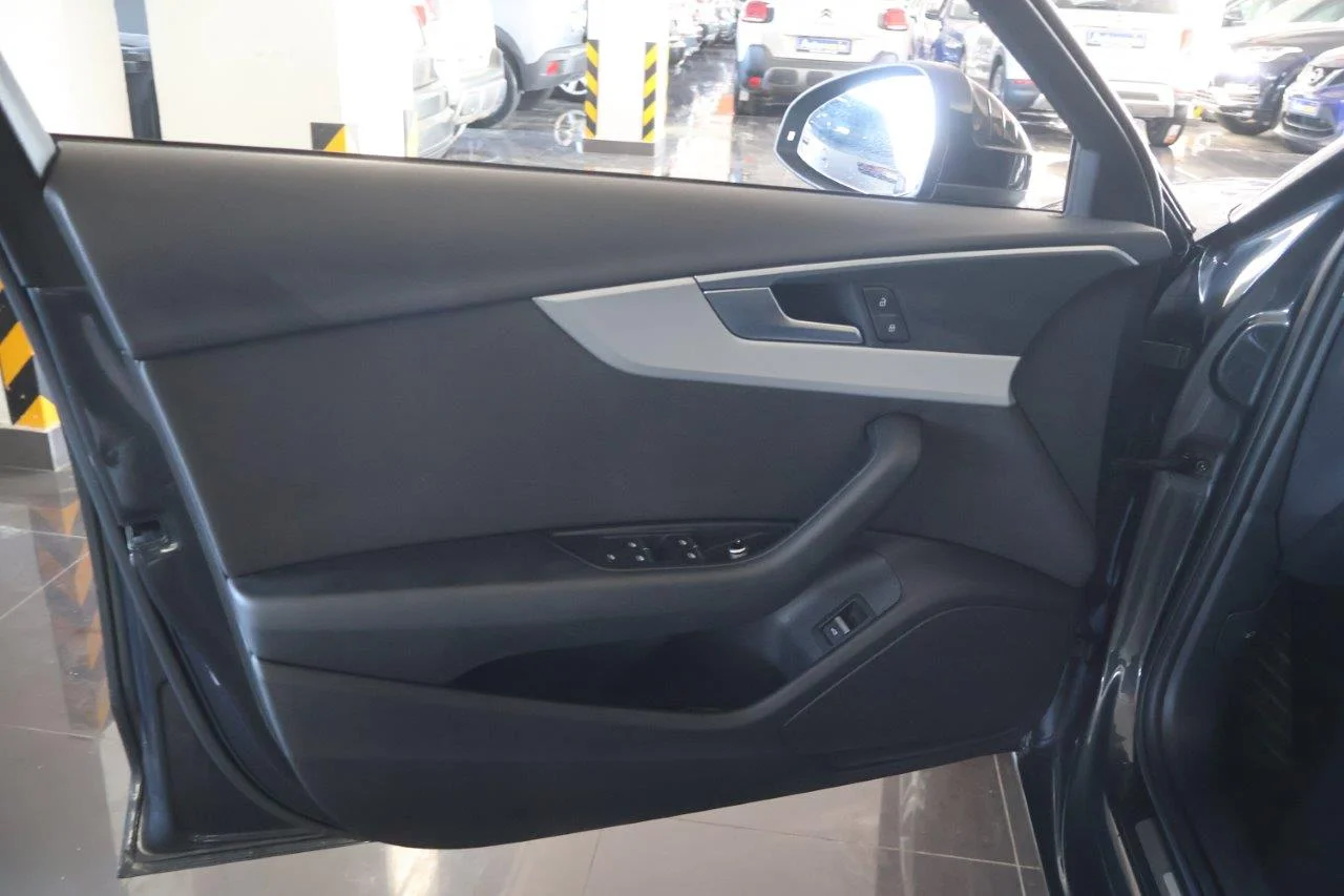 Audi A4 - View model 23