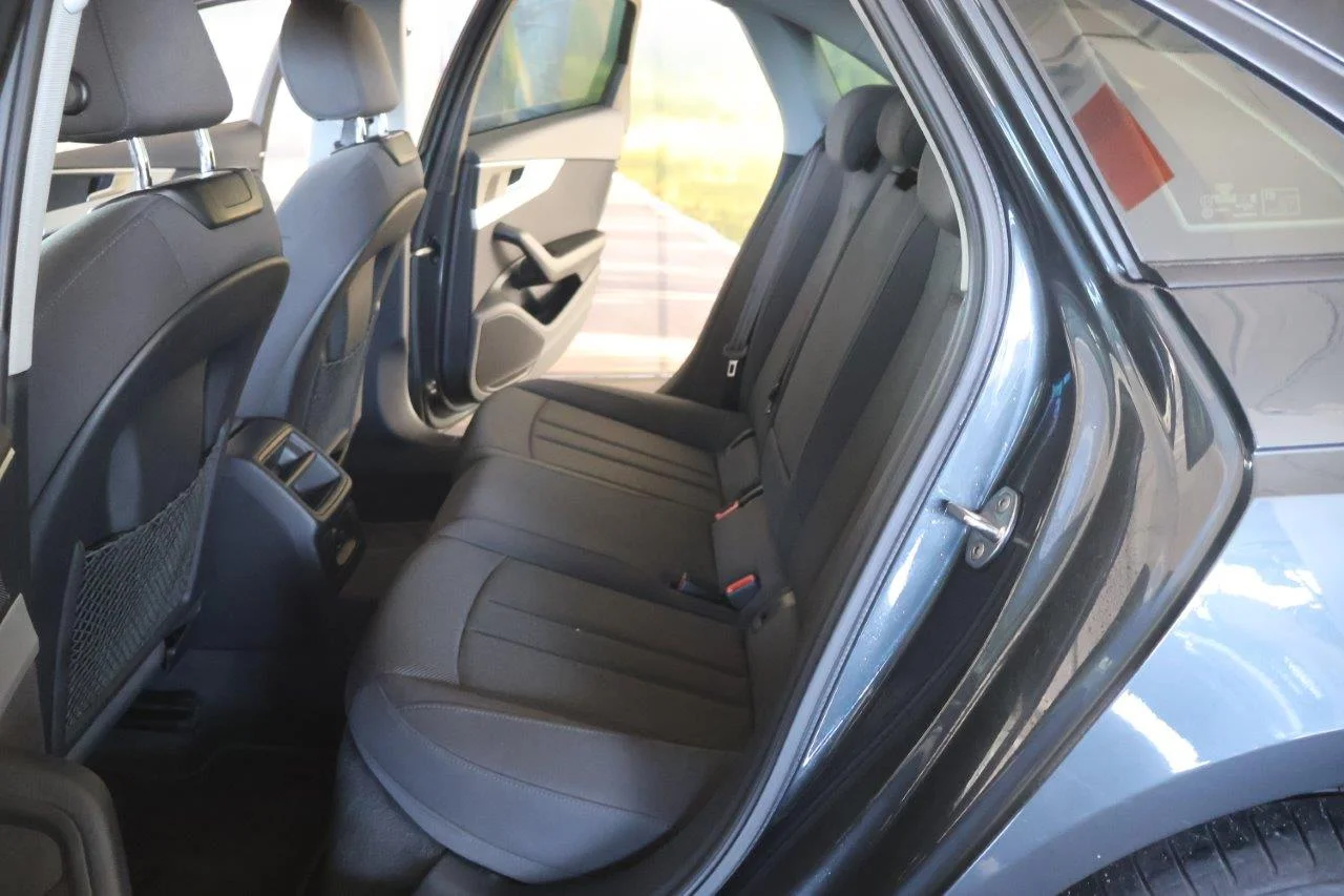 Audi A4 - View model 27