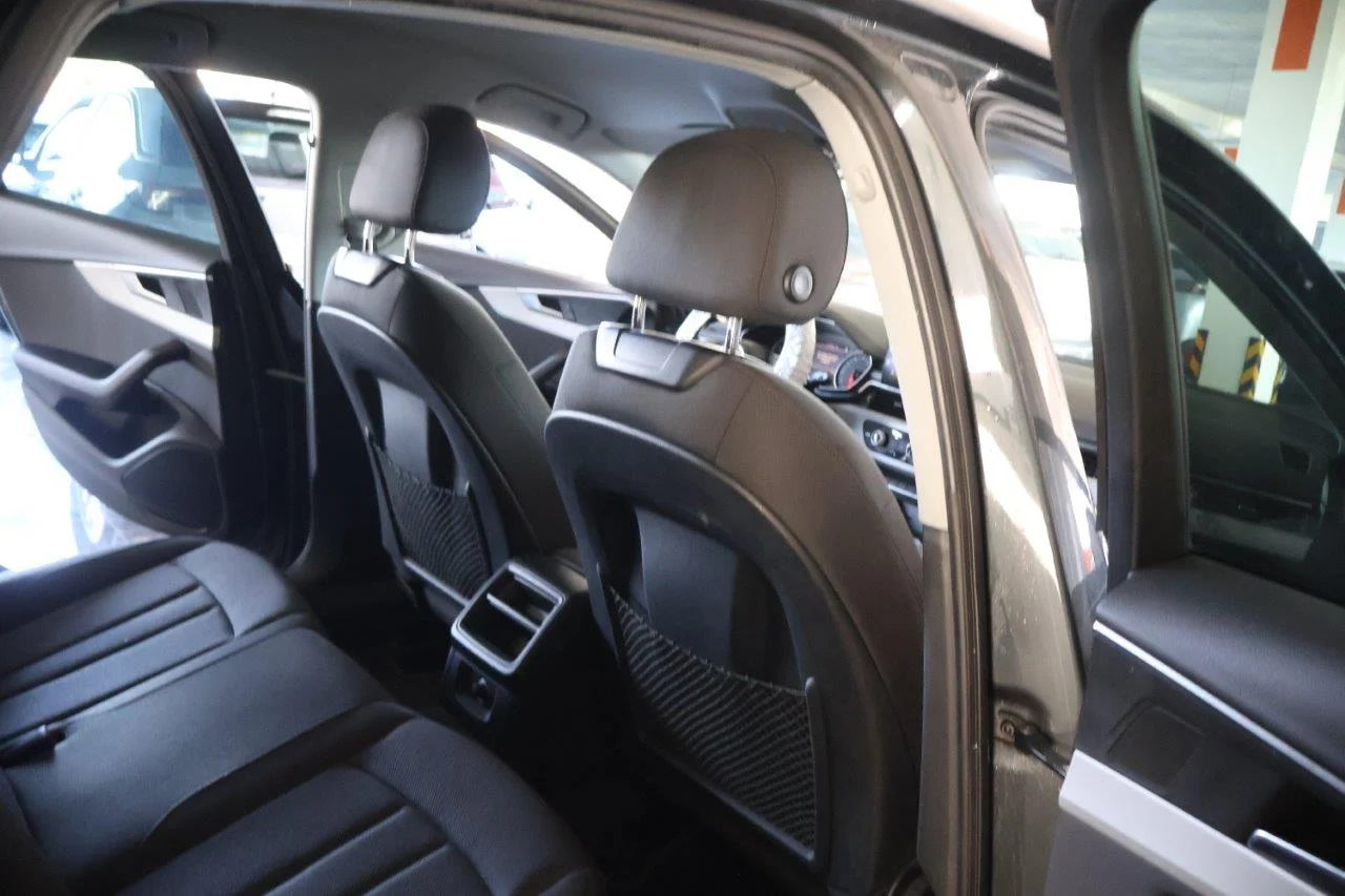 Audi A4 - View model 29