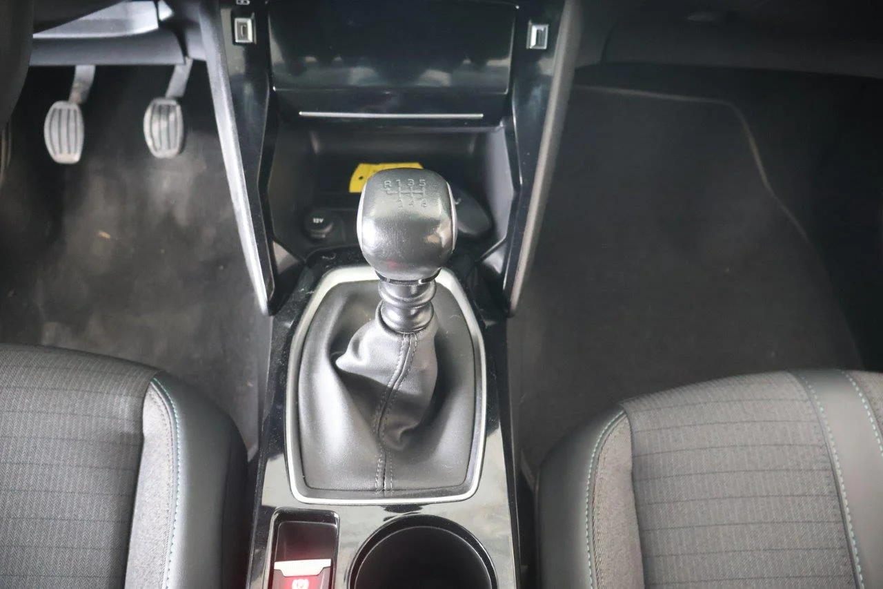 Peugeot 208 - View model 24