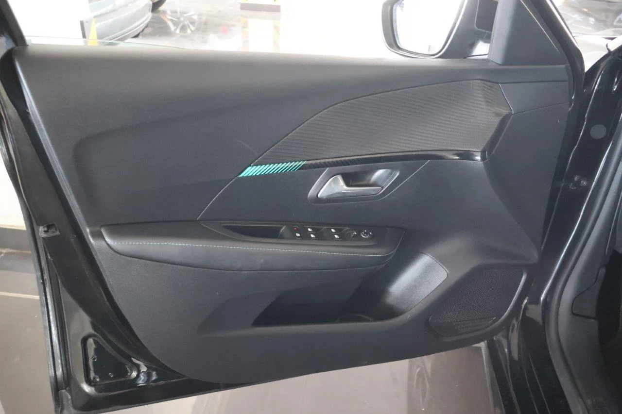 Peugeot 208 - View model 25