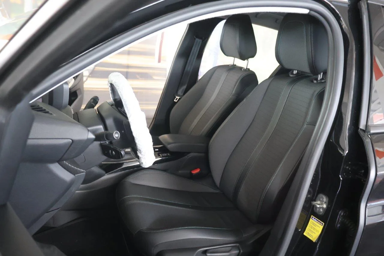 Peugeot 208 - View model 27