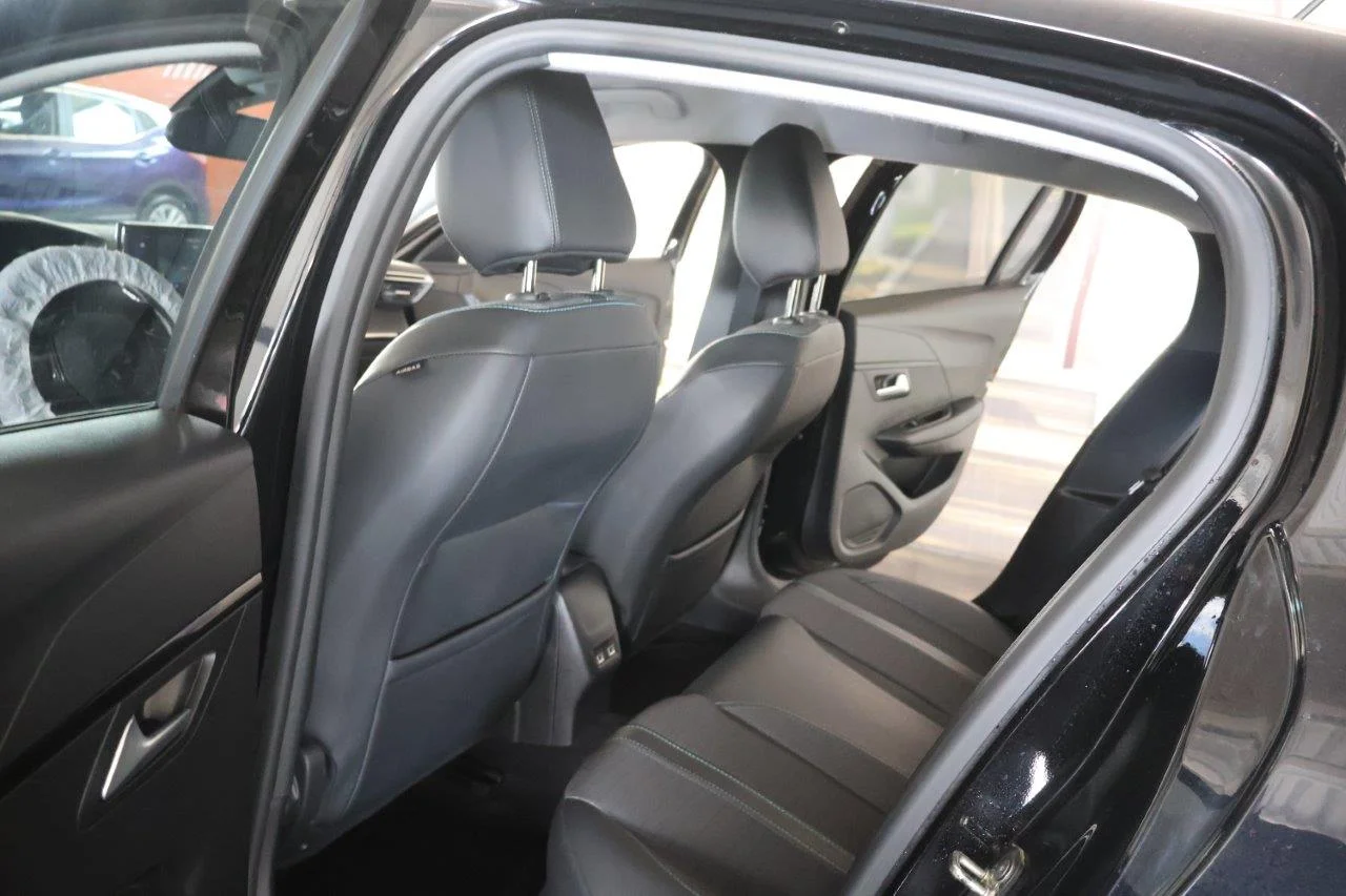 Peugeot 208 - View model 28