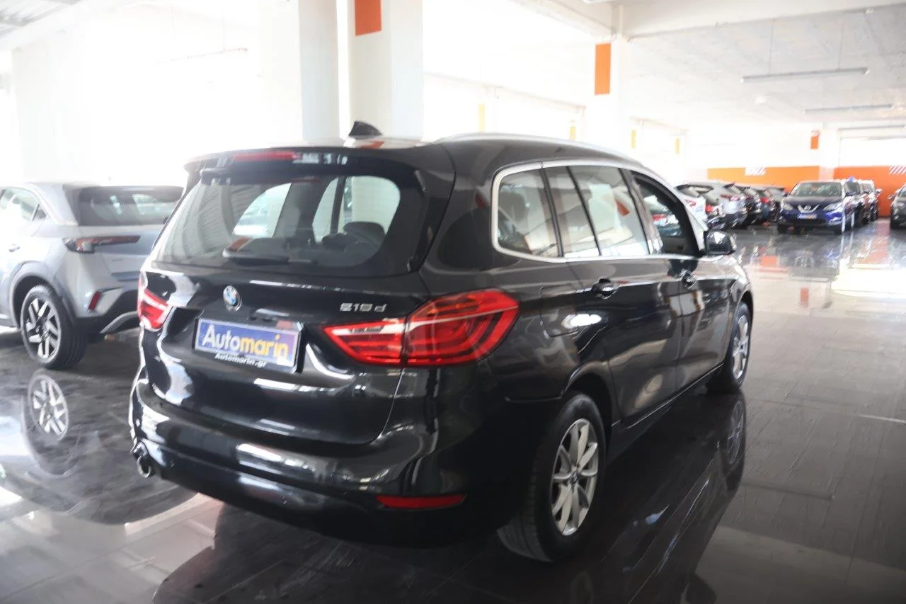 View 5 - Bmw 216 - 2018