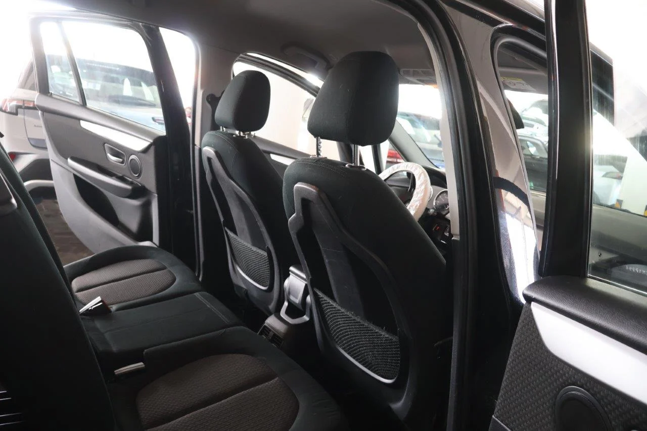 Bmw 216 - View model 30