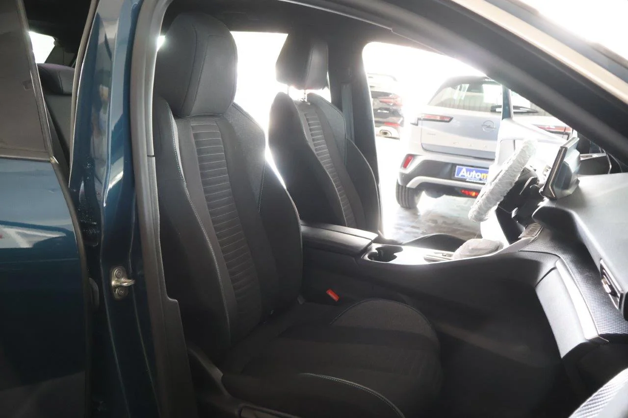 Peugeot 3008 - View model 32