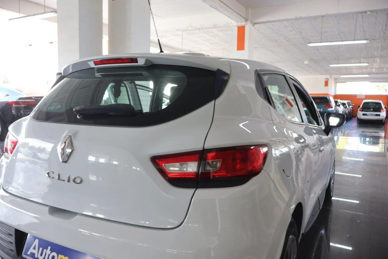 Renault Clio - View model 10