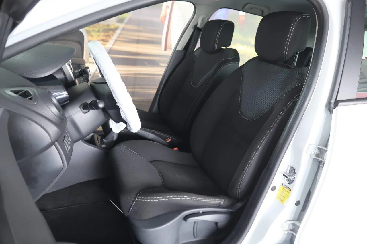 Renault Clio - View model 24