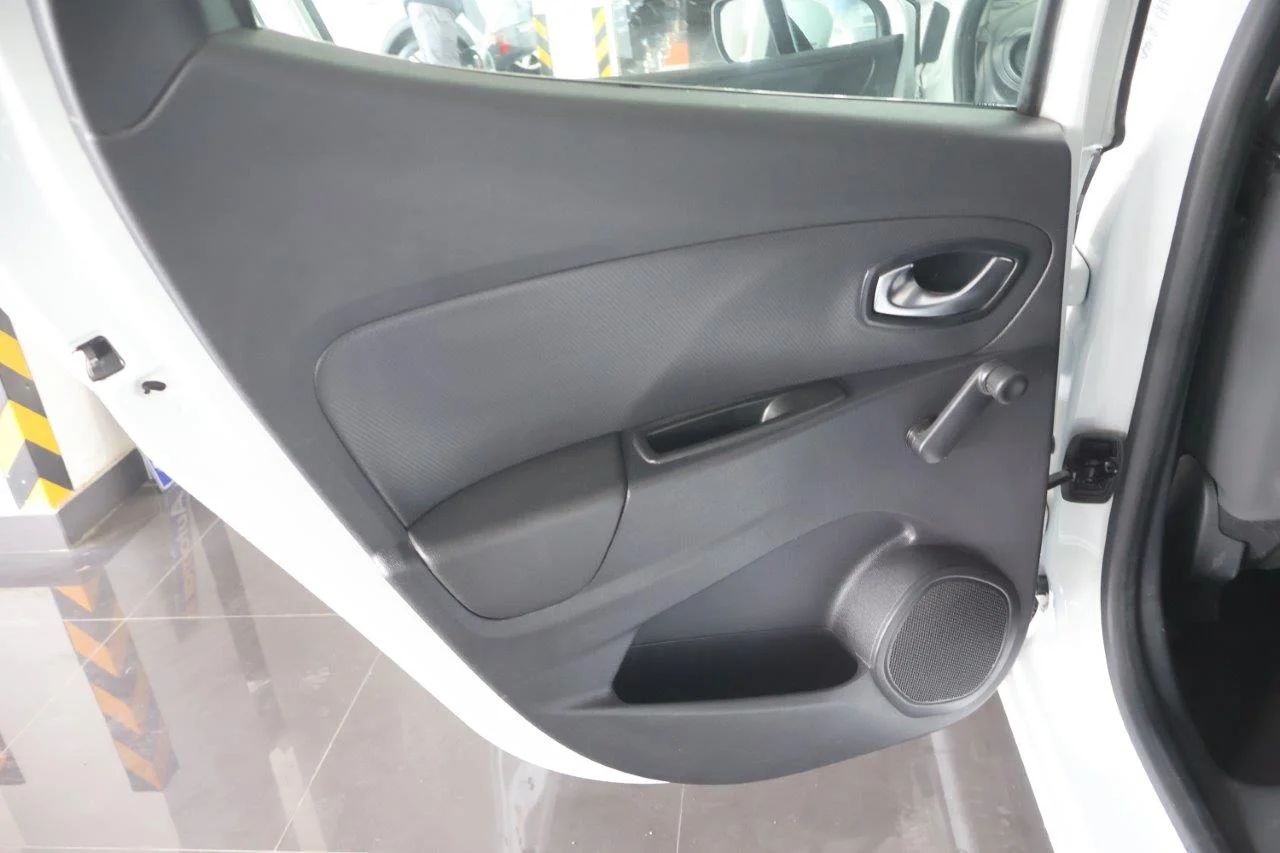 Renault Clio - View model 27