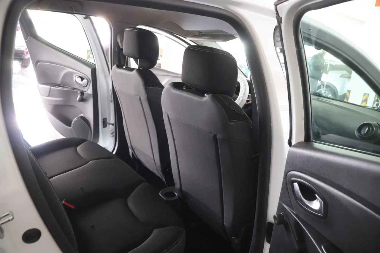 Renault Clio - View model 28