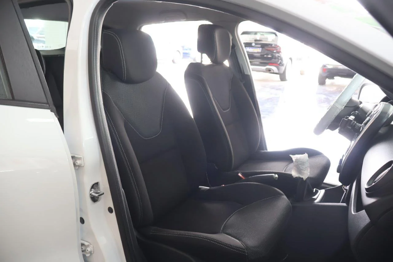 Renault Clio - View model 30