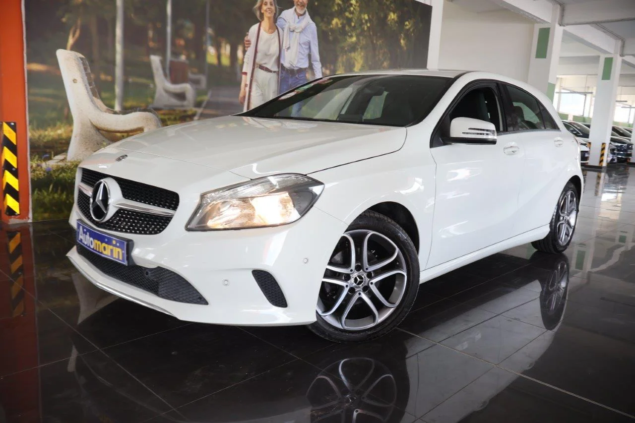 View 1 - Mercedes-Benz A 180 - 2018