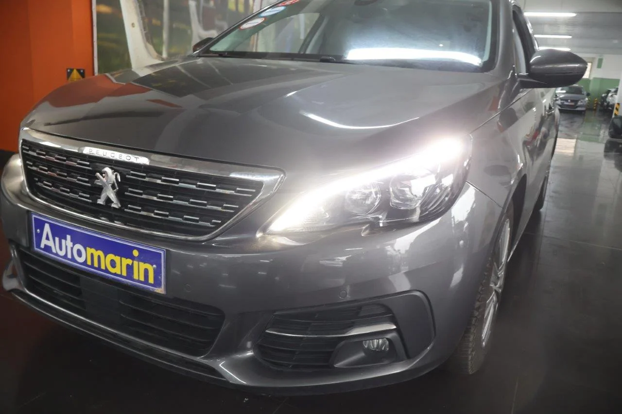 Peugeot 308 - View model 14