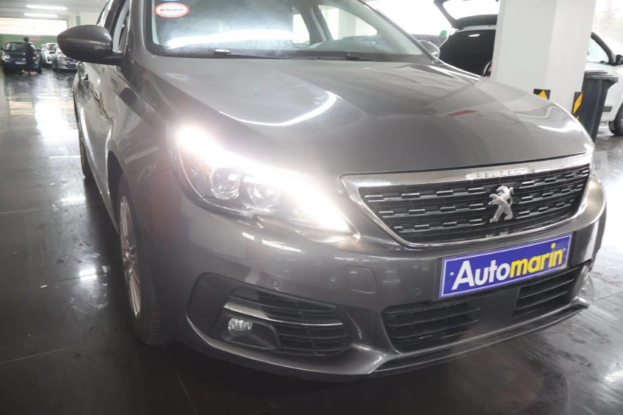 Peugeot 308 - View model 15