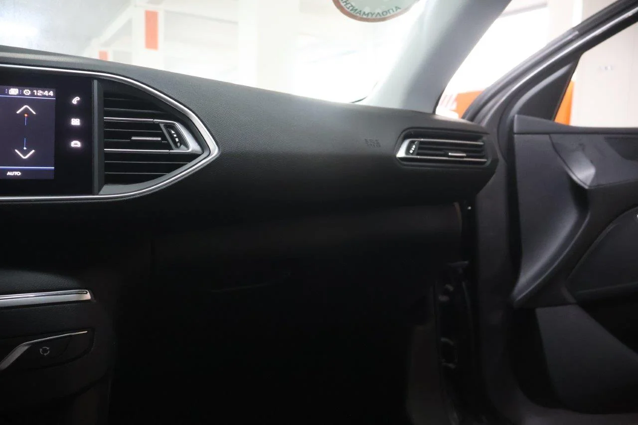 Peugeot 308 - View model 23