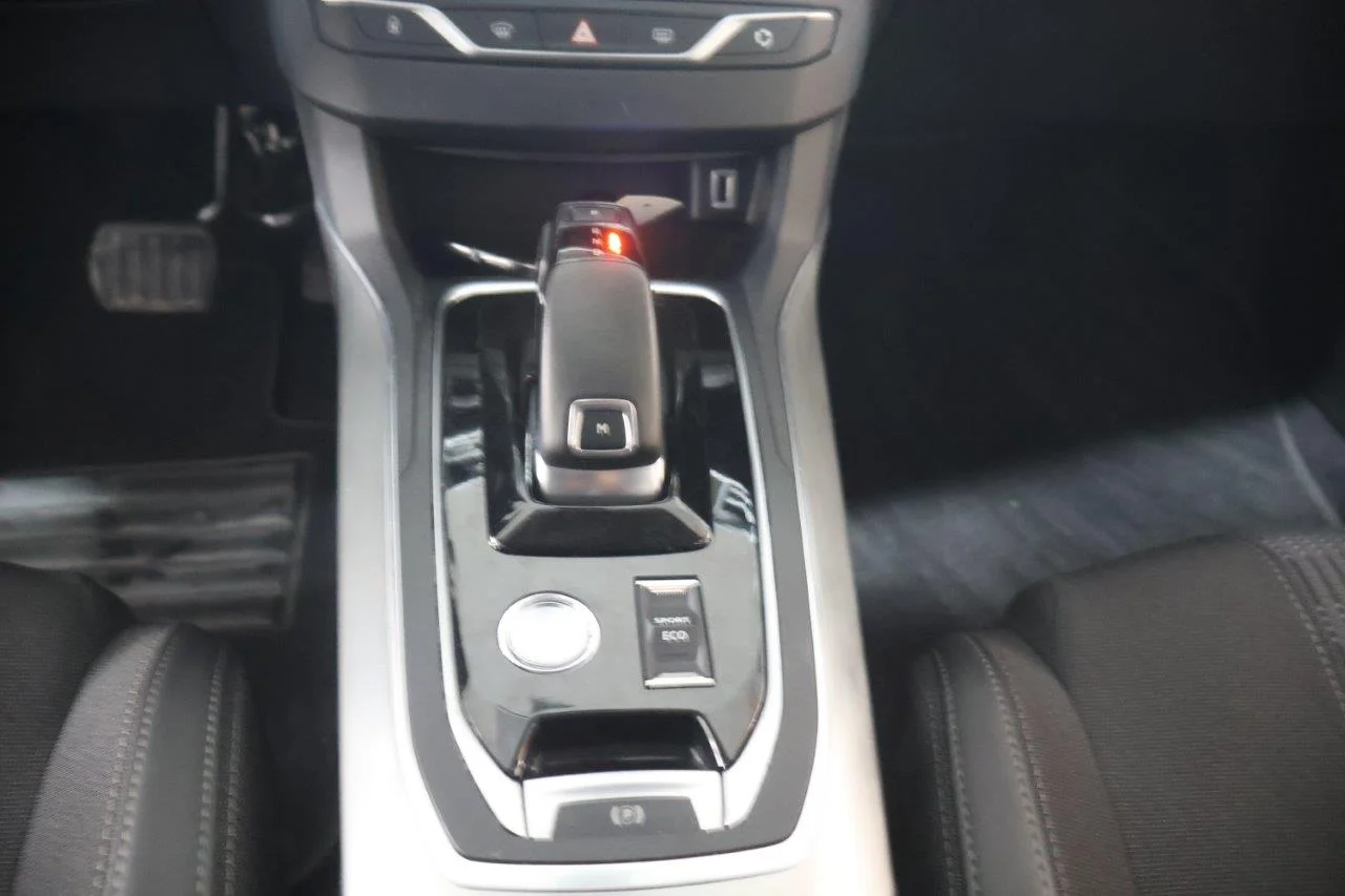 Peugeot 308 - View model 24