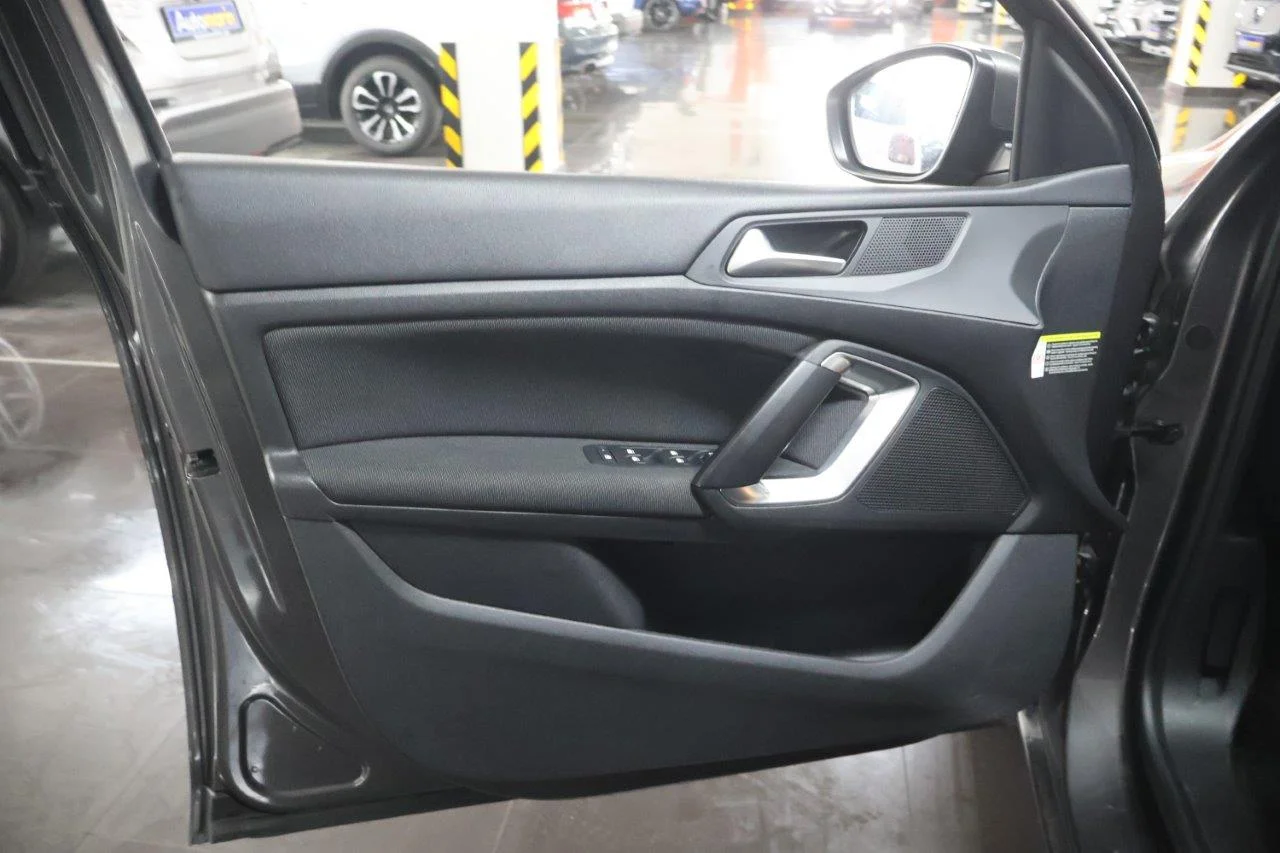 Peugeot 308 - View model 26