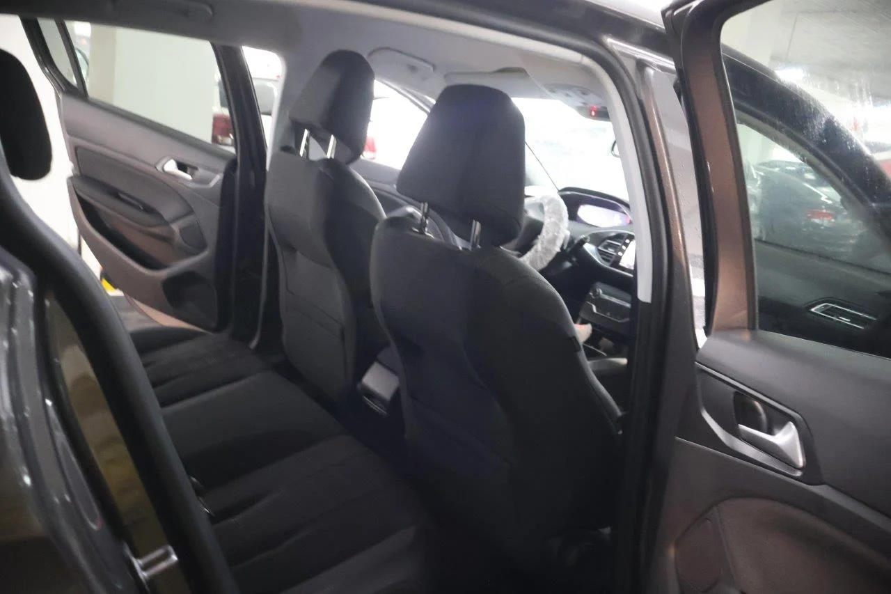 Peugeot 308 - View model 32
