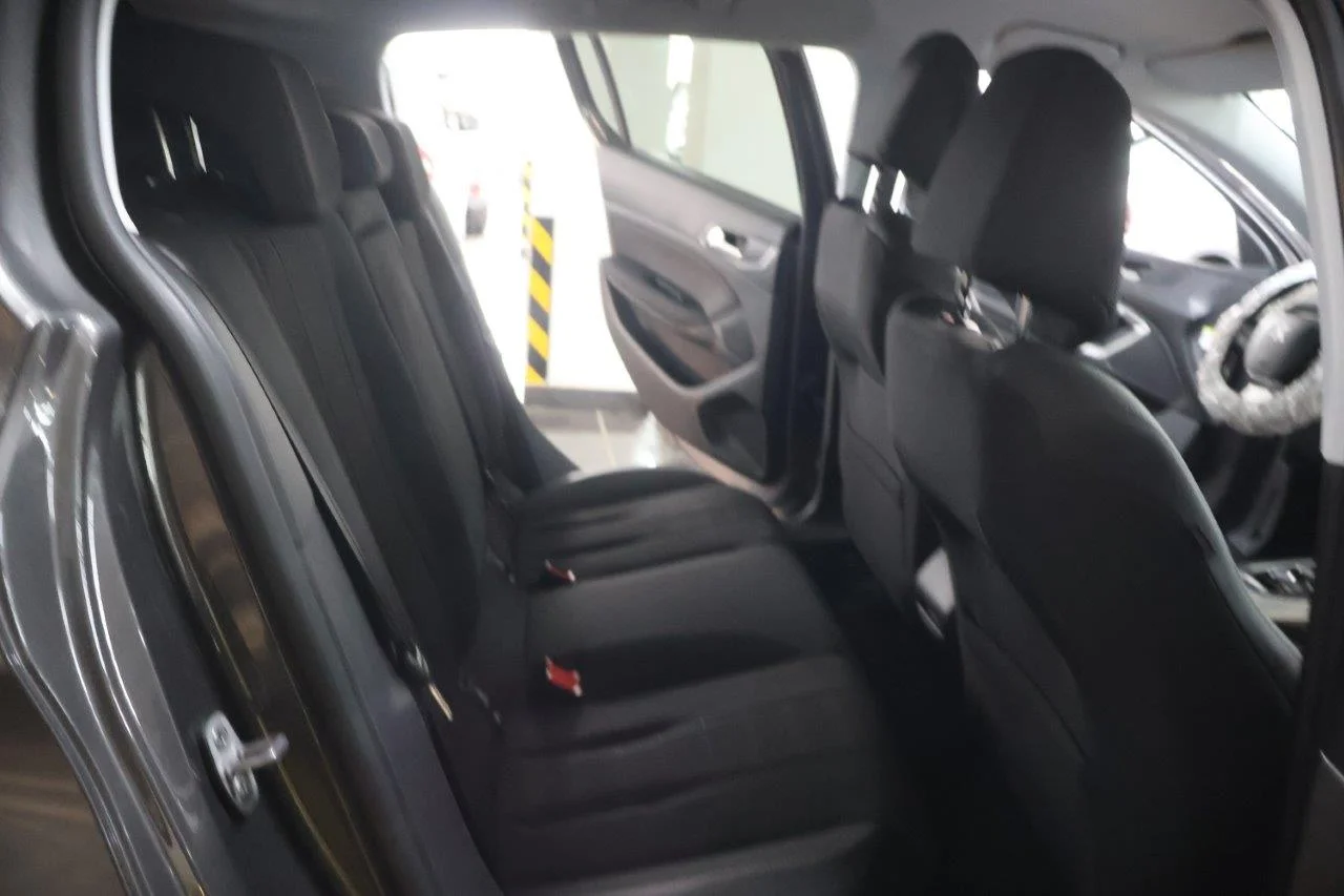 Peugeot 308 - View model 33