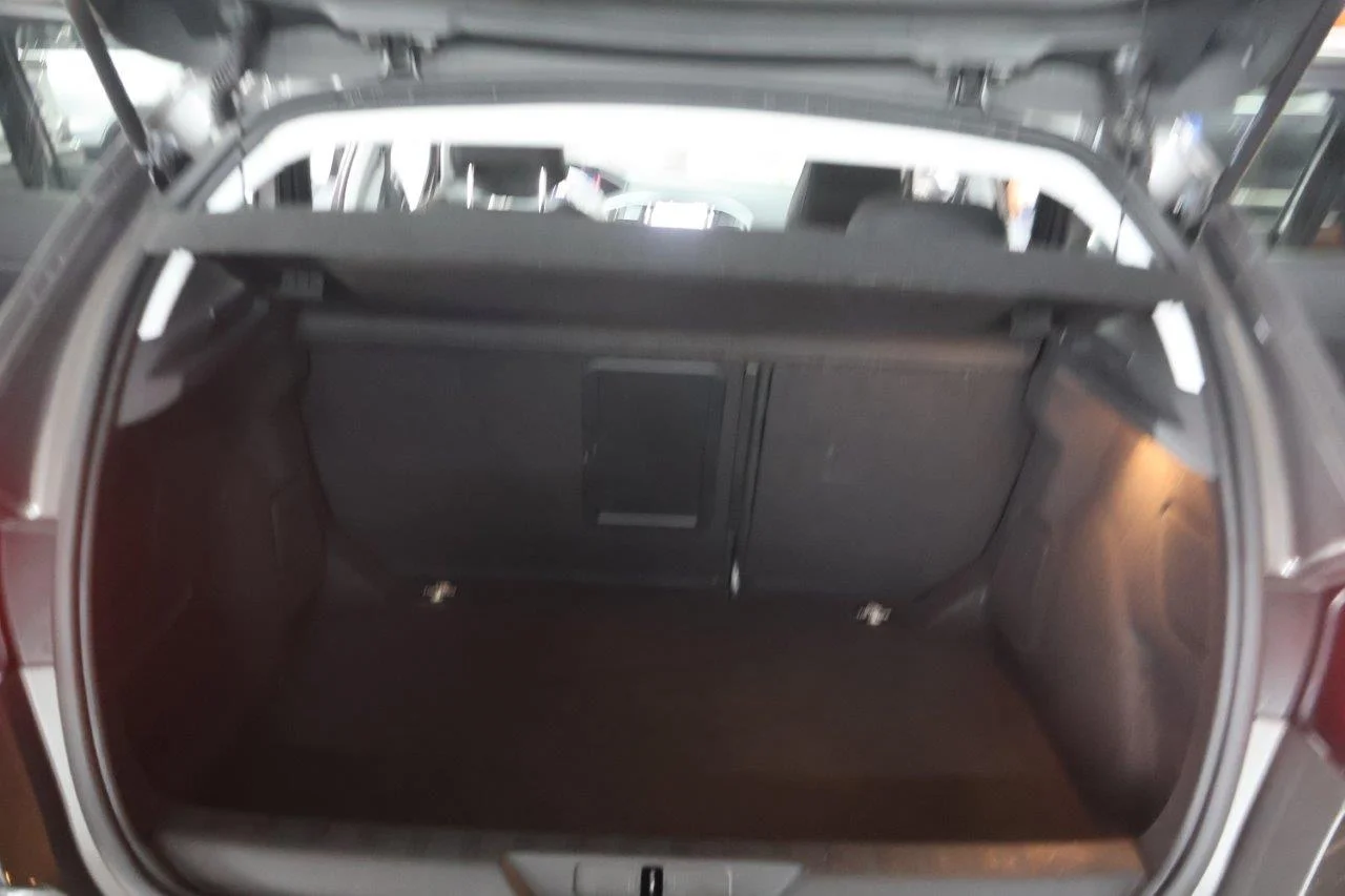 Peugeot 308 - View model 36
