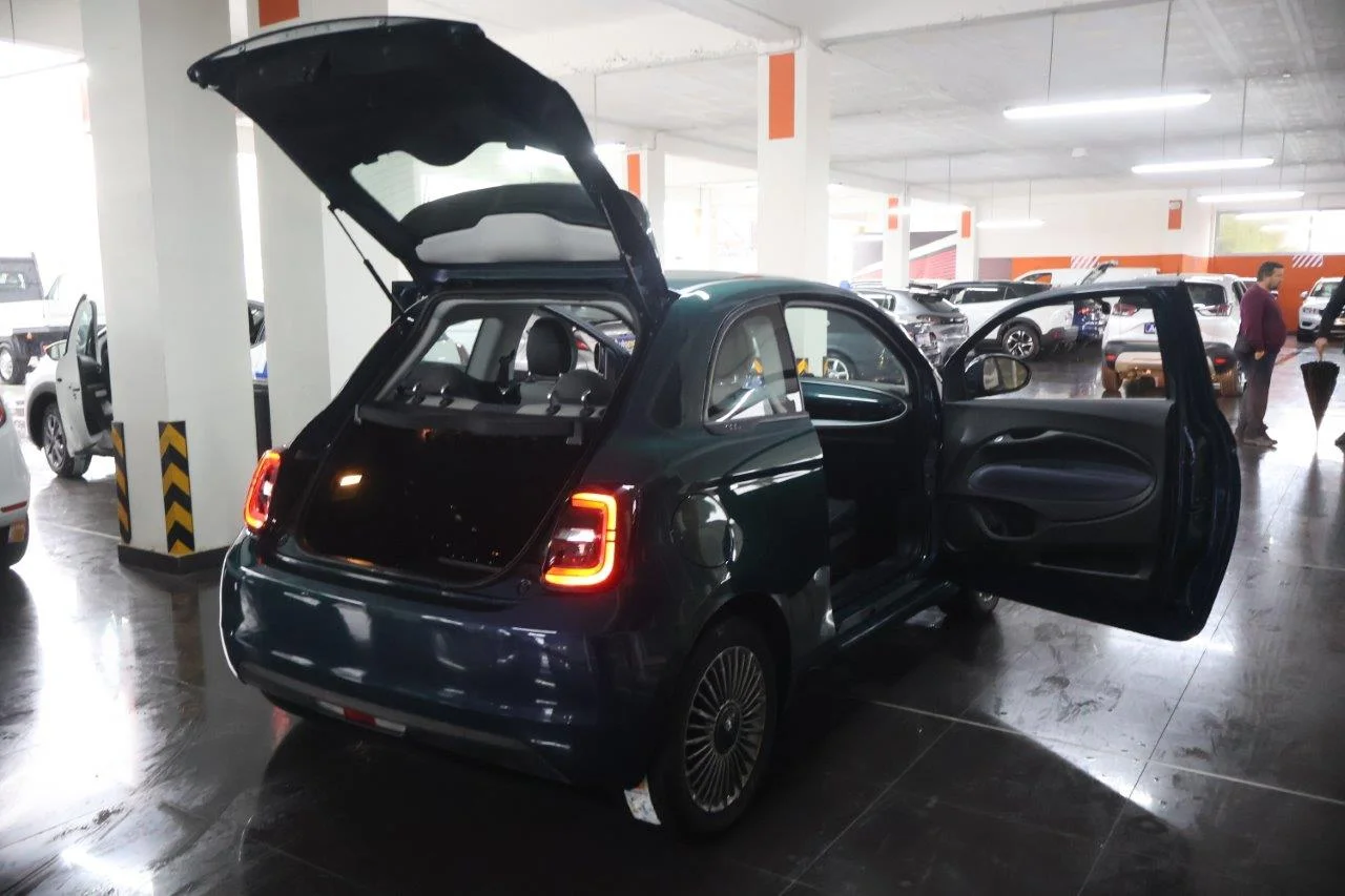 Fiat 500e - View model 7
